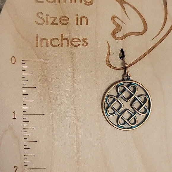 WELSH CWTSH DROP EARRINGS - Picture 5 of 6